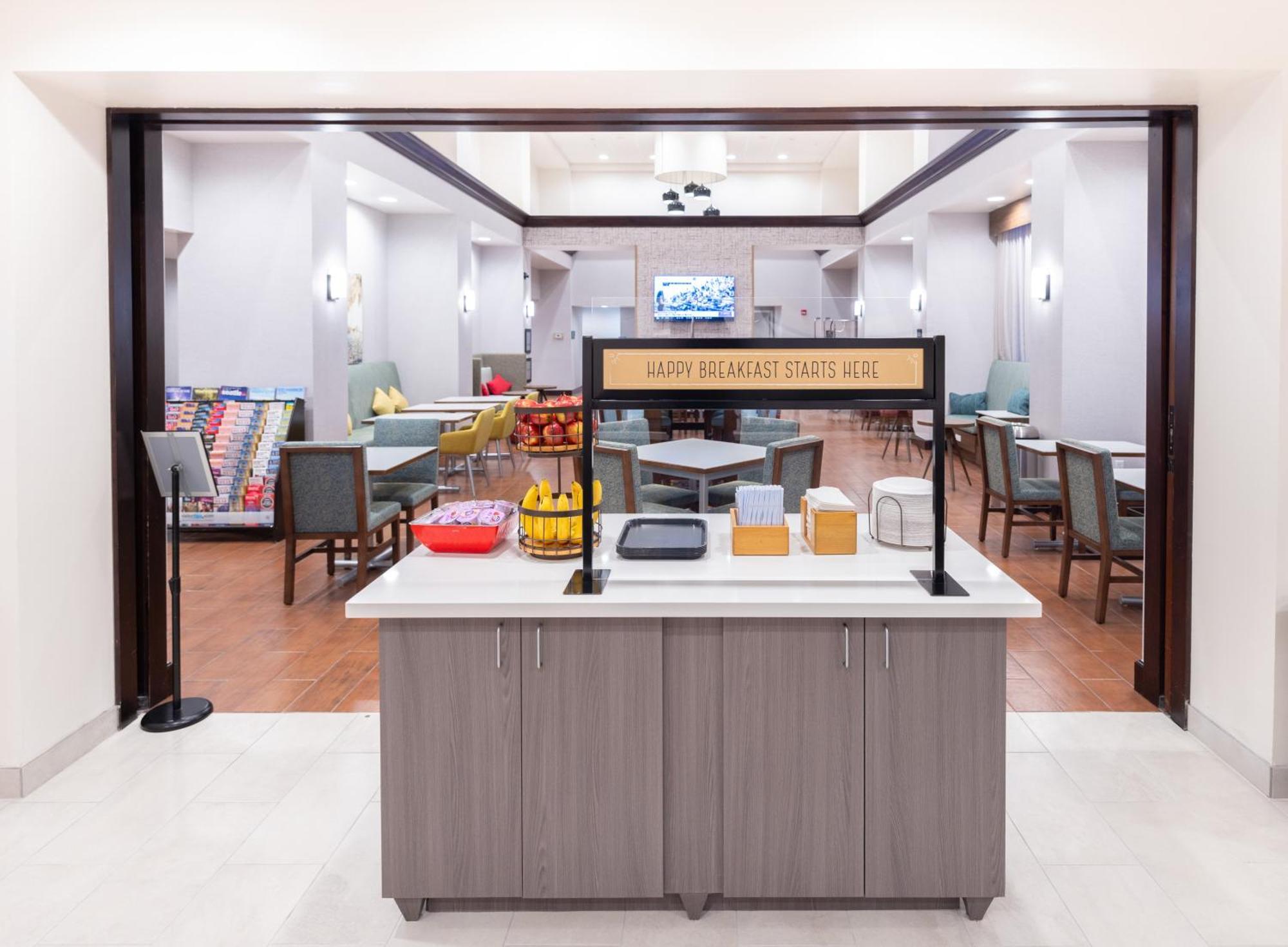 Hampton Inn & Suites By Hilton Seattle/Kent Bagian luar foto