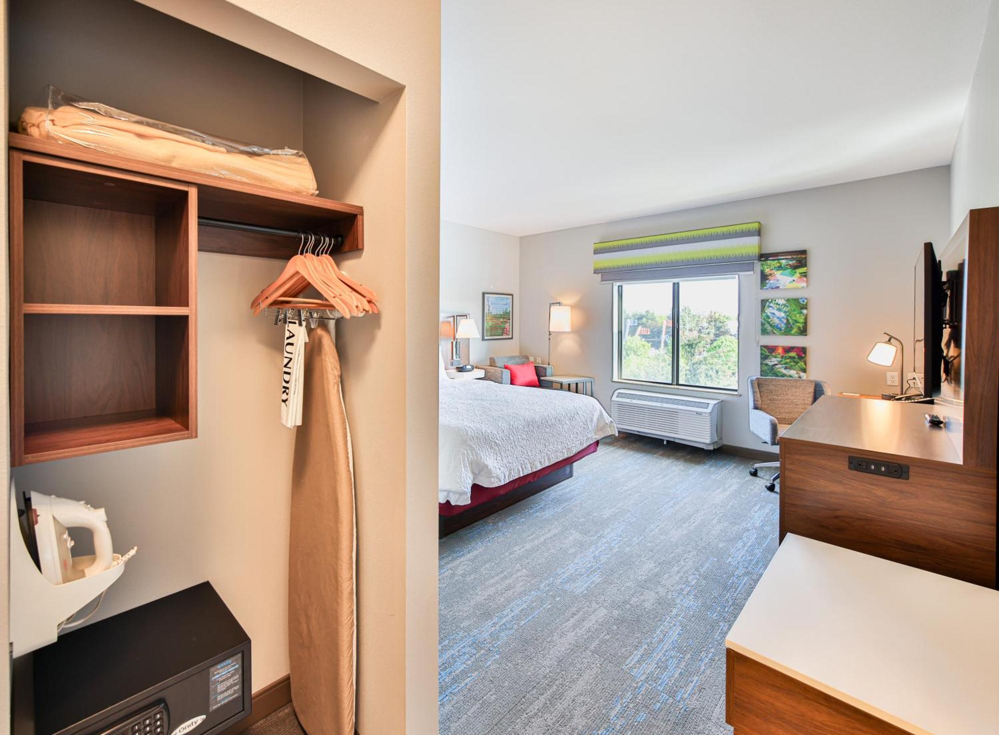 Hampton Inn & Suites By Hilton Seattle/Kent Bagian luar foto